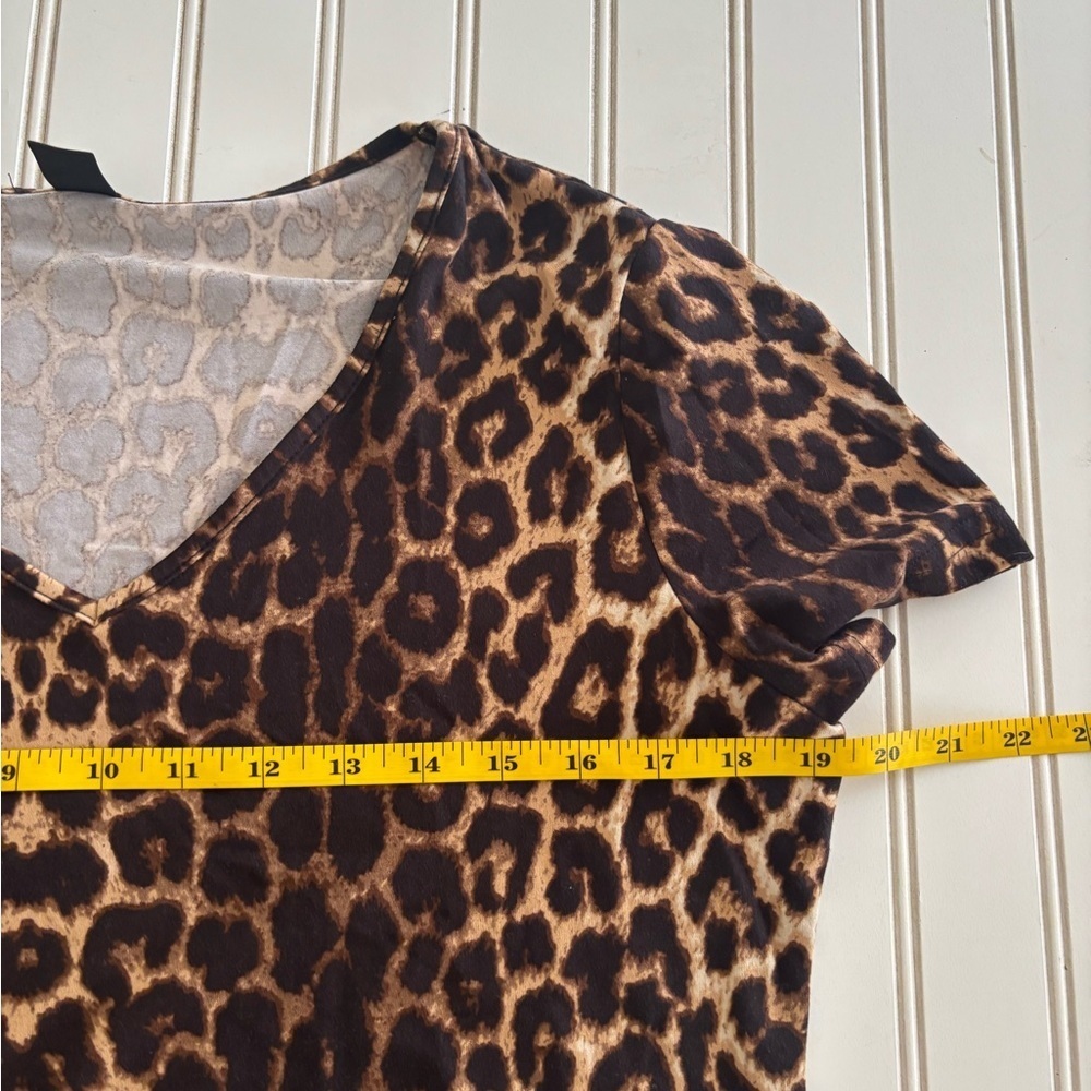 SHEIN Leopard Print Fitted Tee Brown Tan - Picture 6 of 8